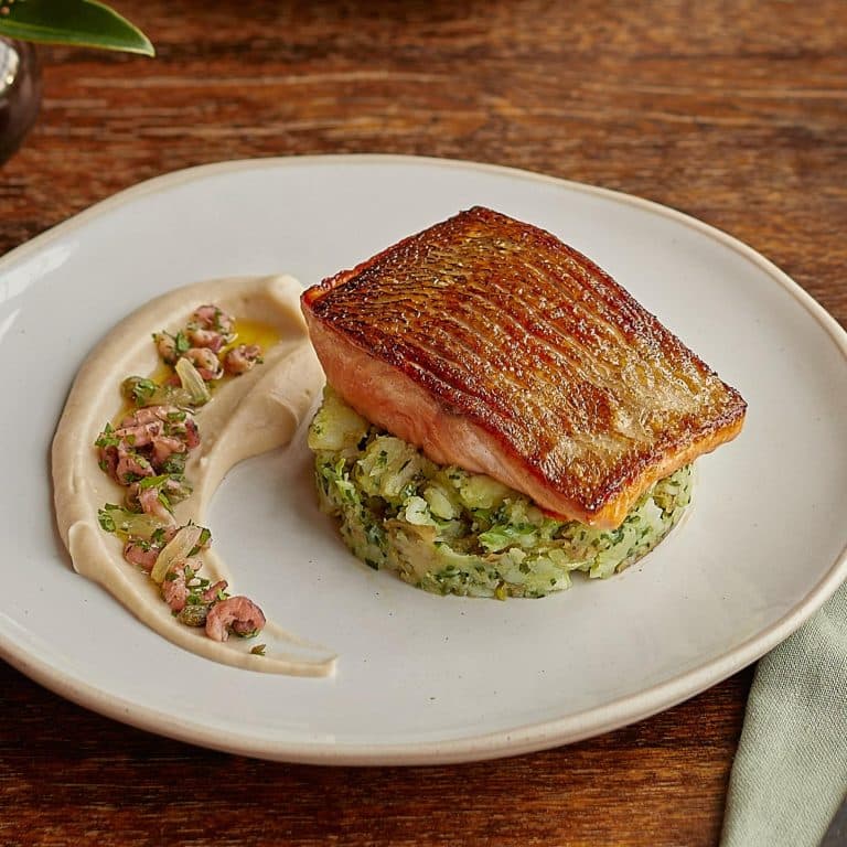 Cover Image for Our à la carte menu at The Old Crown