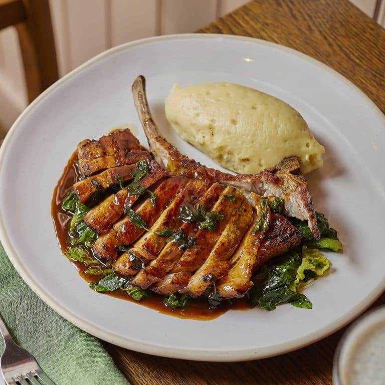 Cover Image for Our à la carte menu at The Old Crown