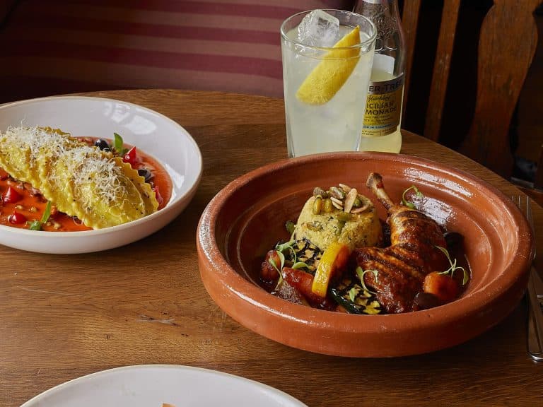 Cover Image for Our à la carte menu at The Old Crown